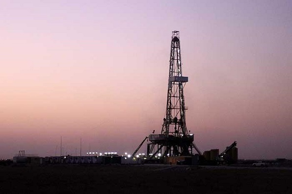 تزریق 800 میلیون دلار اعتبار به طرح توسعه میدان نفتی آذر