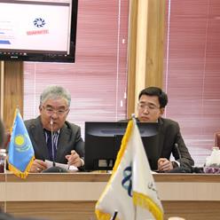 دیدار سفیر قزاقستان با رئیس هیات عامل صندوق توسعه ملی