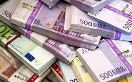 ایسنا -  تازه ترین گزارش از صندوق توسعه ملی نشان می دهد که بانک مرکزی تاکنون ۸۶۰ میلیون یورو از مجموع یک میلیارد یورو پیش بینی شده برای مبارزه با کرونا را به صورت مرحله ای از حساب صندوق توسعه ملی برداشت و با تبدیل به ریال در اختیار دولت قرار داده است. 